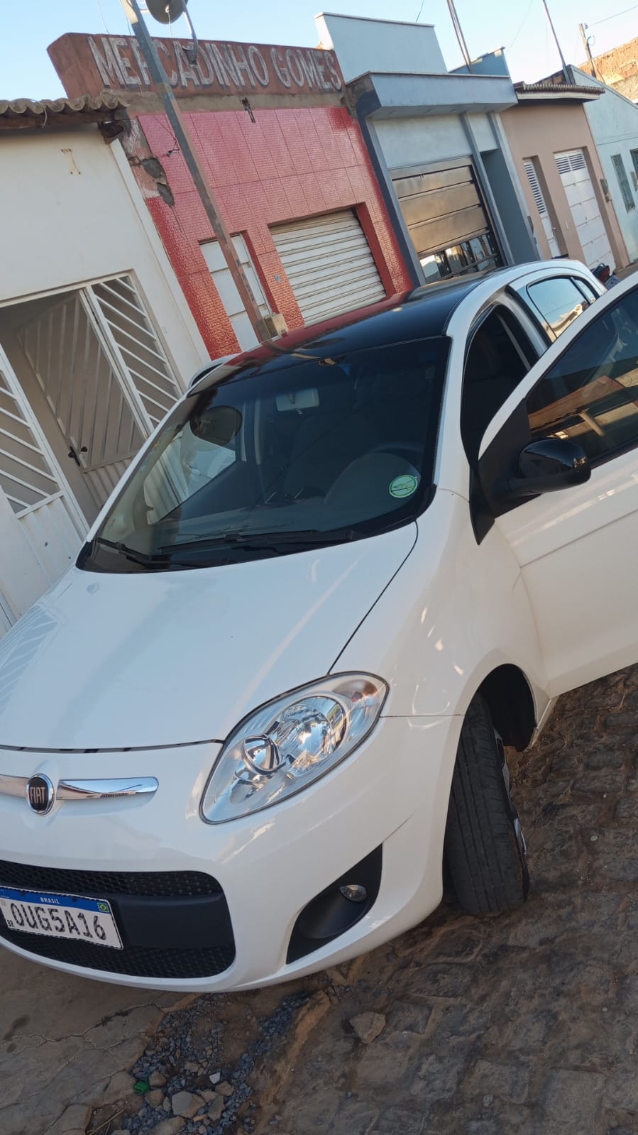 VENDE-SE UM FIAT PALIO EM JACOBINA