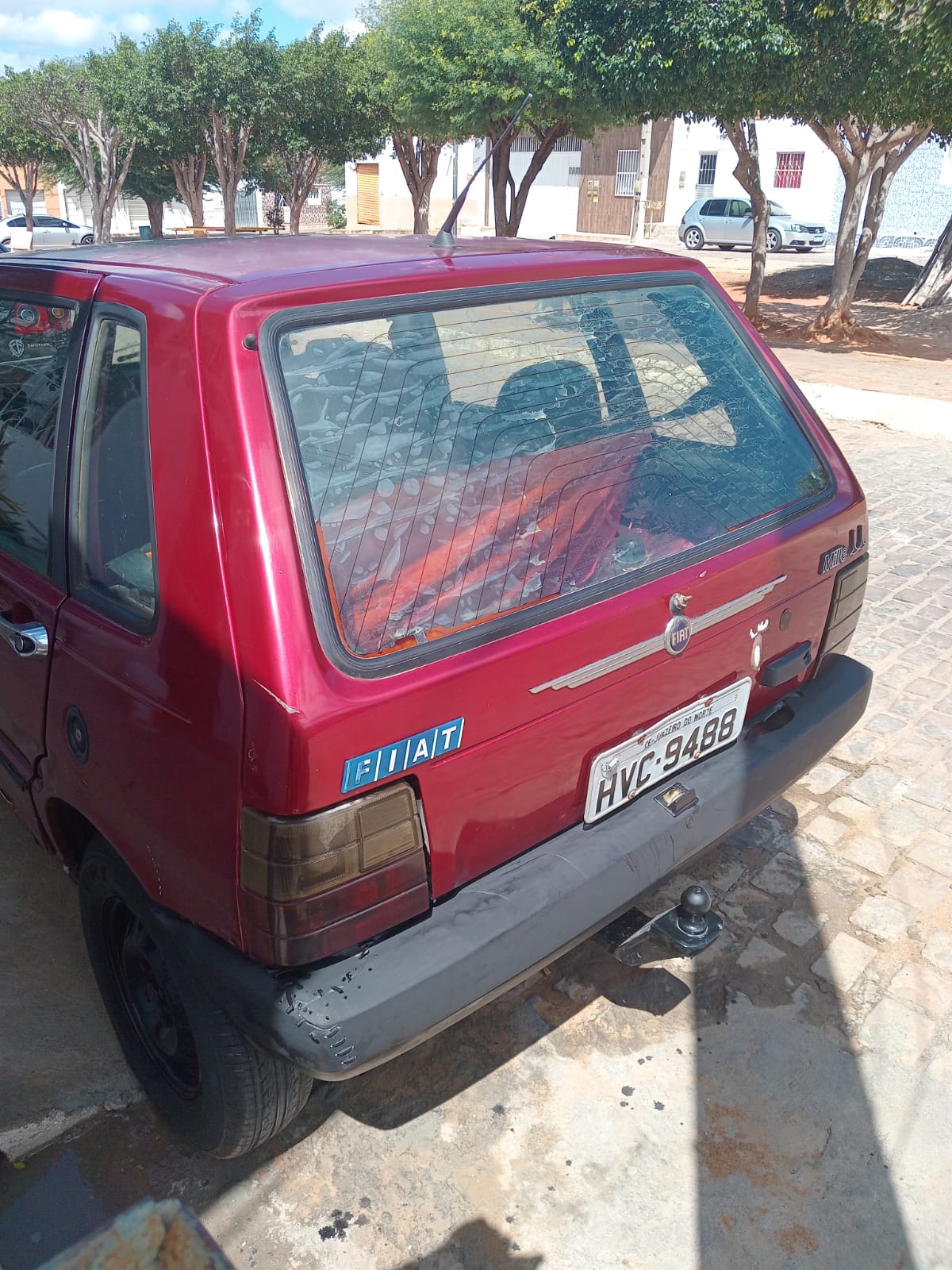 VENDE-SE UM FIAT UNO EM JACOBINA
