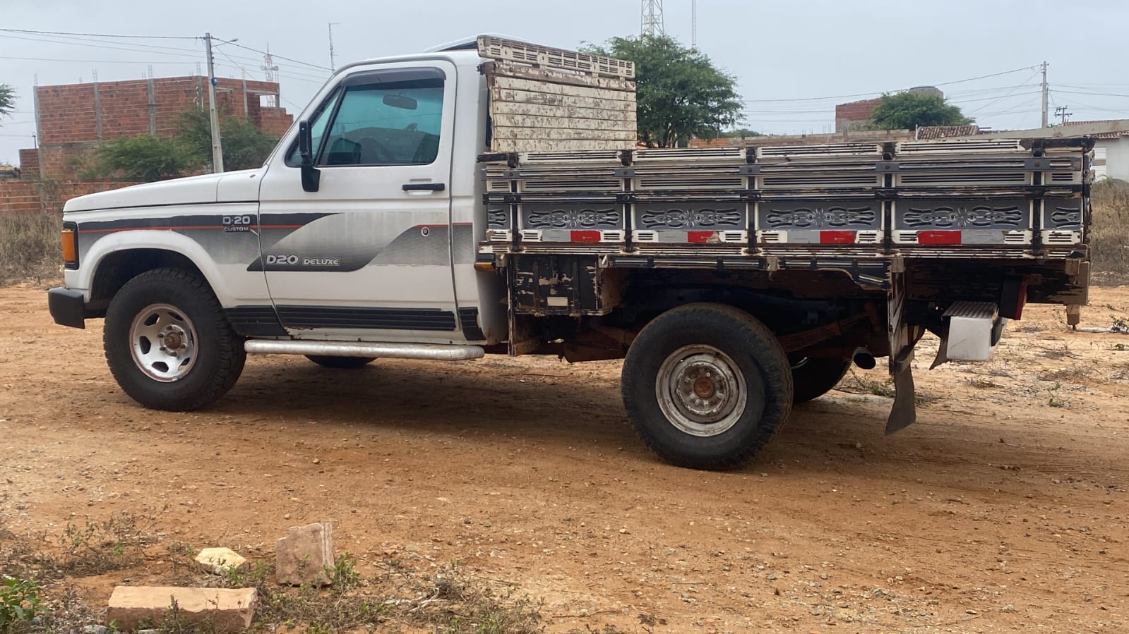 VENDE-SE: CHEVROLET D20 DELUXE (1992) – PRONTA PARA O TRABALHO EM JACOBINA!